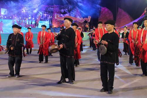 Carnaval Hạ Long 2013 lung linh sắc m&agrave;u văn h&oacute;a Quảng Ninh